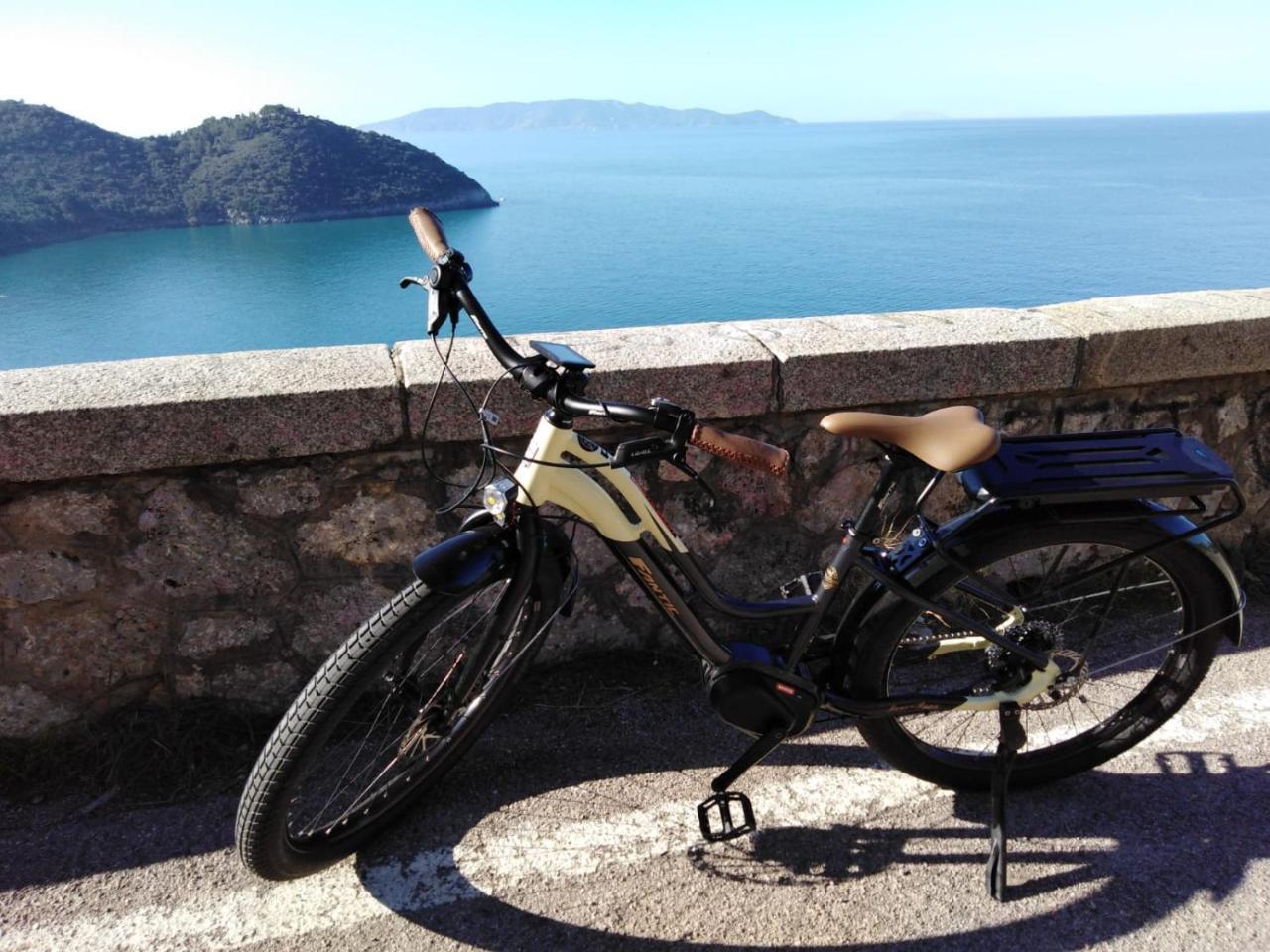 Bike&Boat Argentario Hotel Porto Santo Stefano  Eksteriør billede